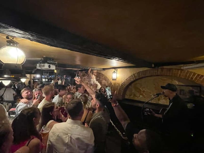 Pub Crawl Paris: Drink, Laugh, Meet the World - Where it ends: Point Éphémère finish