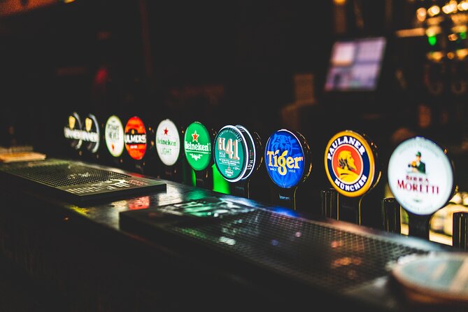 Pub Crawl Ponta Delgada Sao Miguel Azores - “Crossroads” bar to the real nightlife: where the night picks up