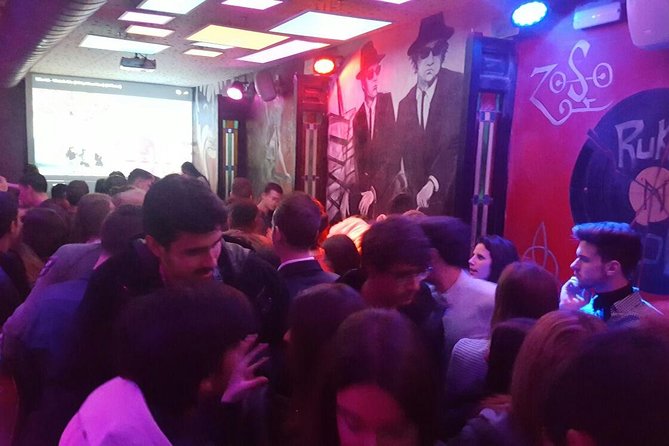 Pub Crawl Porto - Porto at 10:30 pm: why this crawl is built for the right mood