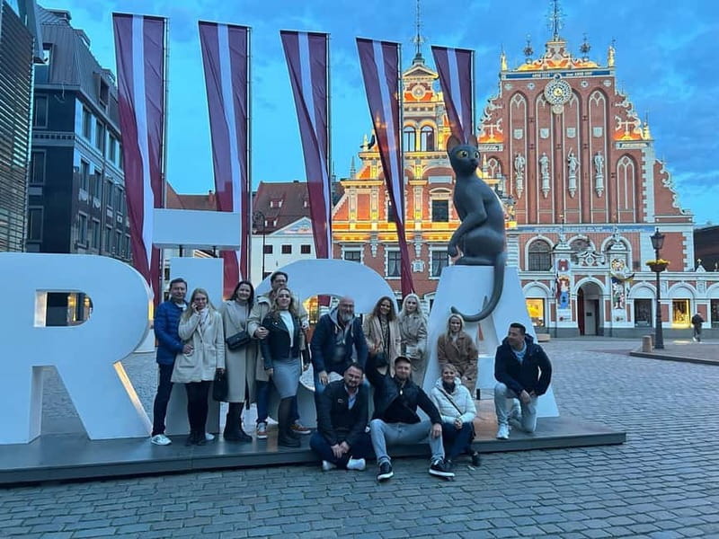 Riga: Pub Crawl with Local Guide - The 4-Hour Plan: 3 Pub Stops, Welcome Shots, and Free Nightclub Entry
