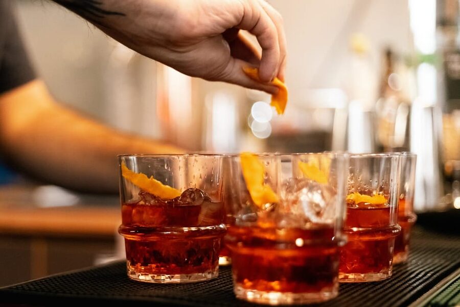 Rome: Forbidden History Walking Tour & Pub Crawl with Drinks - Ending at Piazza Venezia: A Smart Launchpad