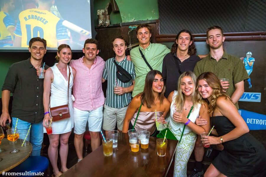 Rome: Pub Crawl and Ultimate Party with Open Bar and Pizza - Walking between 20+ bars: how the itinerary keeps it interesting