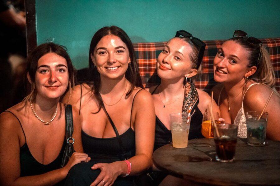 Rome: Pub Crawl and Ultimate Party with Open Bar and Pizza - Who this Rome pub crawl fits best