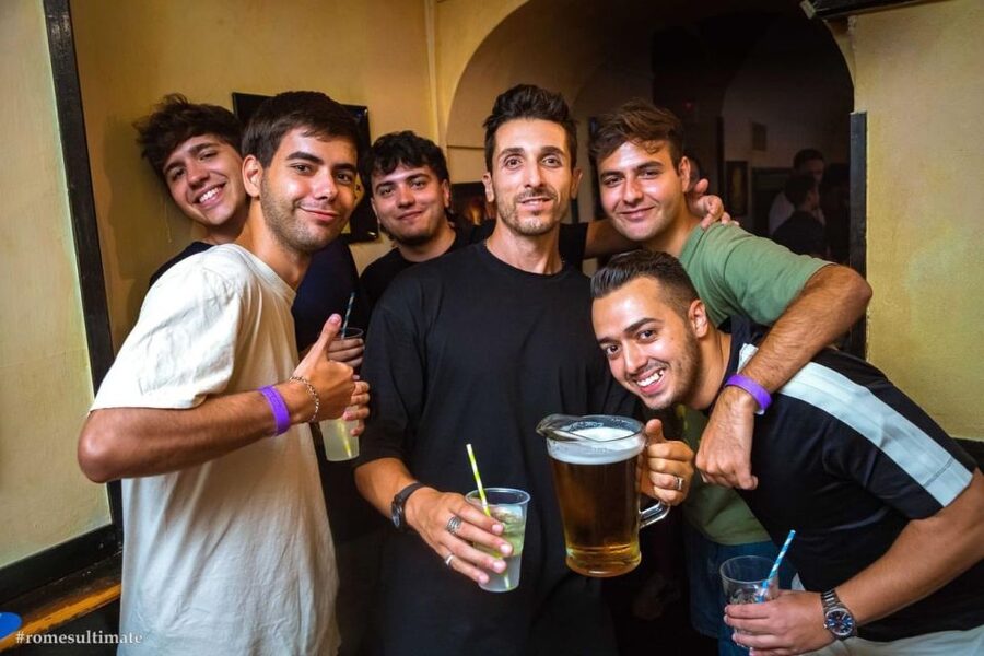 Rome: Pub Crawl and Ultimate Party with Open Bar and Pizza - Margherita pizza at the first stop: fuel, not just filler