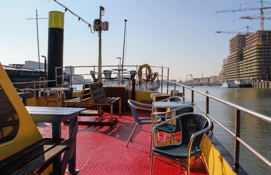 Rotterdam: Pub Cruise with Drinks and Bites - 6 drinks and fried Dutch bites: what you’re really paying for