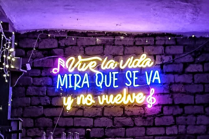 Salsa Bar Hopping in Cali - Stop 2: La Curva del Boulevard and the Calle de la Salsa momentum