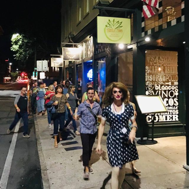 Savannah: Drag Queen Guided Pub Crawl with Sing-a-Longs - Crowds and Group Size: How to Stay Comfortable