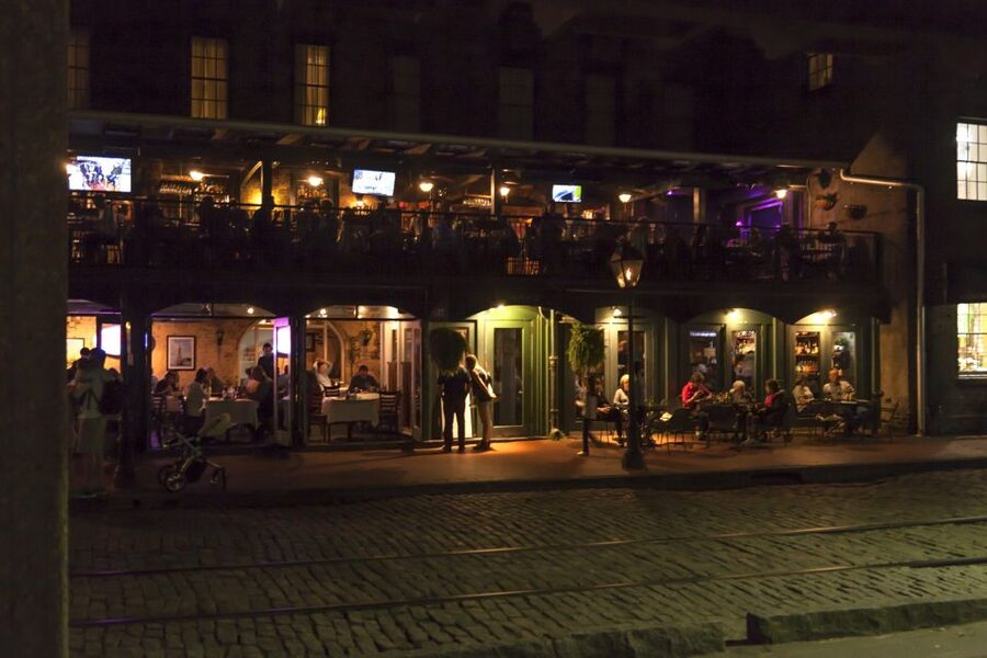 Savannah: Midnight in the Garden Walking Tour and Pub Crawl - What to Bring, What’s Not Allowed, and Weather Reality