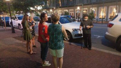 Savannah: Pub Crawl and Ghost Tour - A 90-minute Historic District stroll with ghost folklore in context