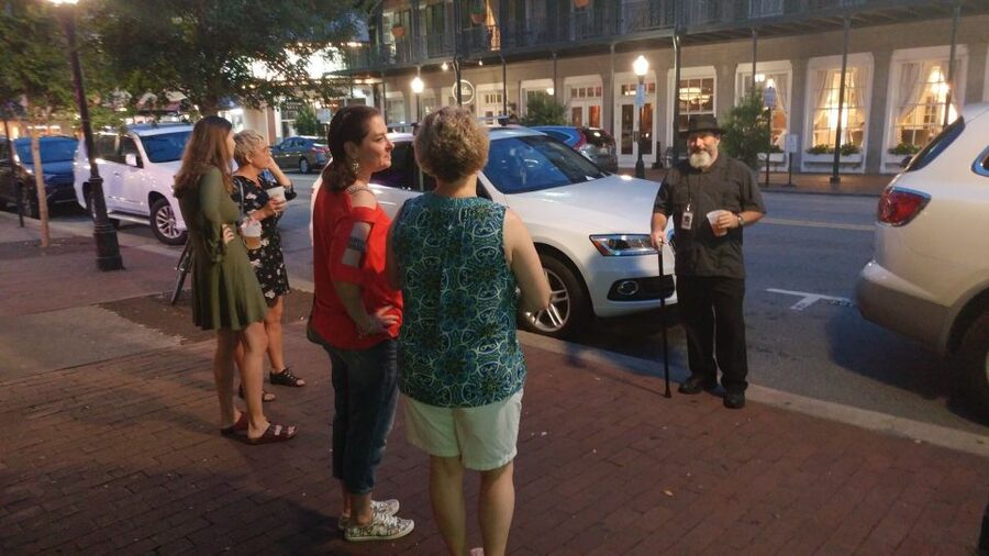 Savannah: Pub Crawl and Ghost Tour - A 90-minute Historic District stroll with ghost folklore in context