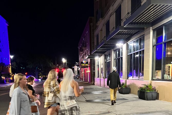 Savannah Strangled not Stirred Pub Crawl - Reynolds Square and the Olde Pink House atmosphere