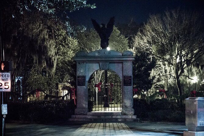 Savannah Terrors: Spirits & Spirits Haunted Pub Crawl - Savannah Terrors: what this haunted pub crawl is really like