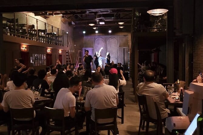Seoul: LGBTQ+ Pub Crawl and Drag Show with Local Drag Queen - The drag show with a local queen: why it’s the heart of the night