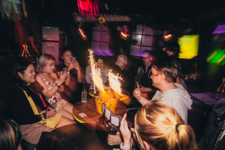 Seoul: Premium Pub Crawl with Limitless Drinks - Itaewon for Four Hours: Where the Night Lives