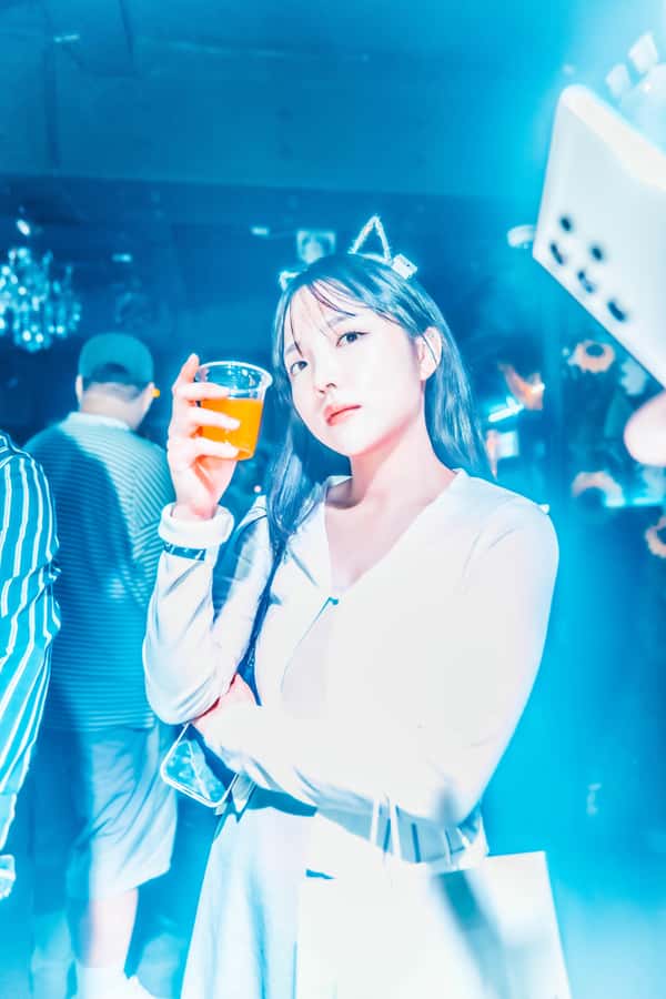 Seoul: Premium Pub Crawl with Open Bottles - How the Night Starts: Meeting Point and Fast-Track Getting In