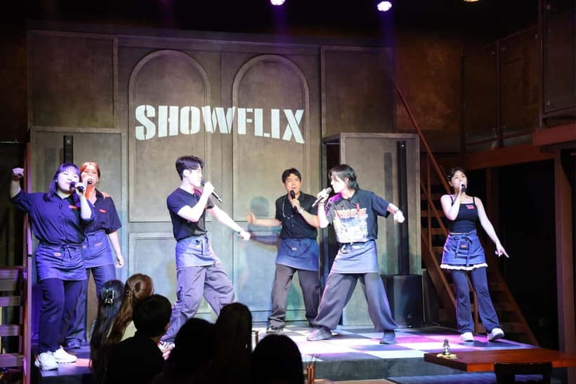 Seoul: Showflix Korean Musical Pub - The included wine, snacks, and the reality of ordering on site