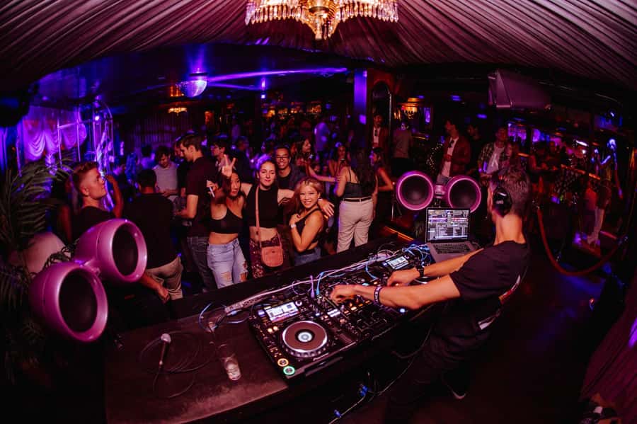 SF Pub Crawl and Clubbing Experience - Key Takeaways Before You Go