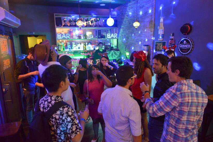 Singapore Pub Crawl - Party like a Local - The final club finale: VIP entry and DJ-ready late-night time