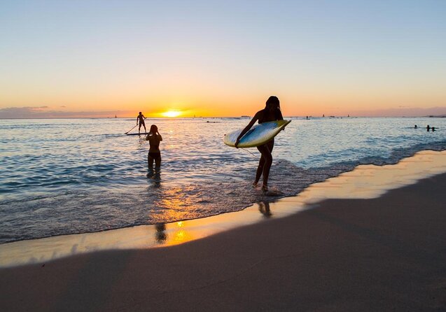 Sips & Secrets of Hawaii Pub Crawl - Why this Waikiki pub crawl works (history without the lecture)