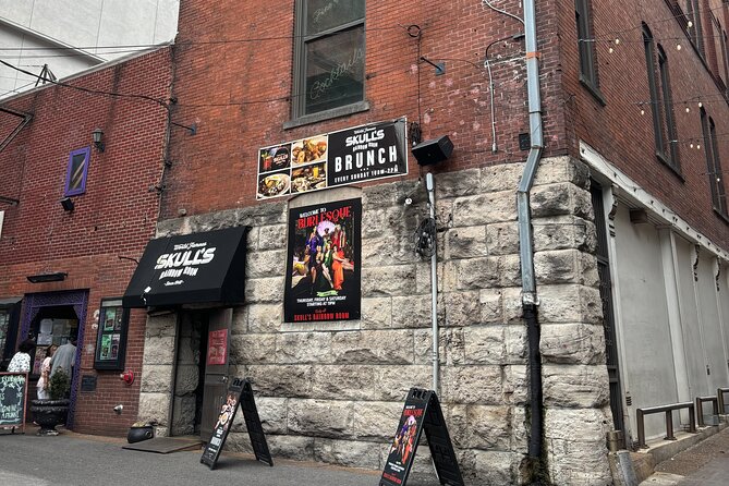 Spirits of Nashville Haunted Pub Crawl - Stop 1: Alley Taps for a Classic Nashville Warm-Up