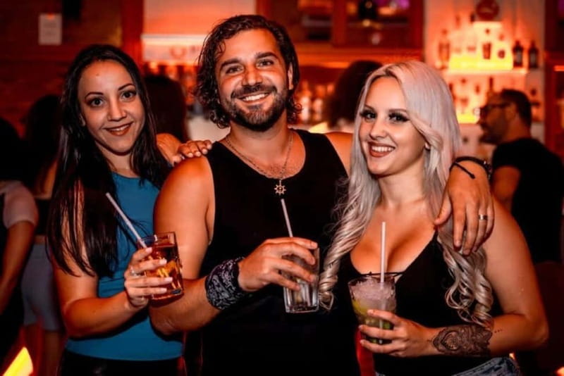 Stockholm: The Original Pub Crawl - Meeting at Generator: getting started without the awkward waiting
