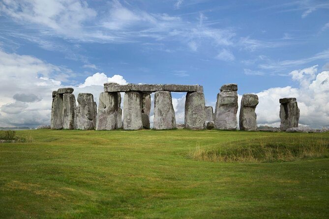 Stonehenge, Windsor Castle and Bath with Pub Lunch in Lacock - Key points to know before you go
