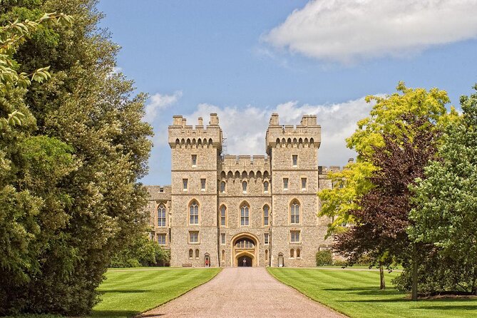 Stonehenge, Windsor Castle and Bath with Pub Lunch in Lacock - A 12.5-hour London loop: what you’re really buying