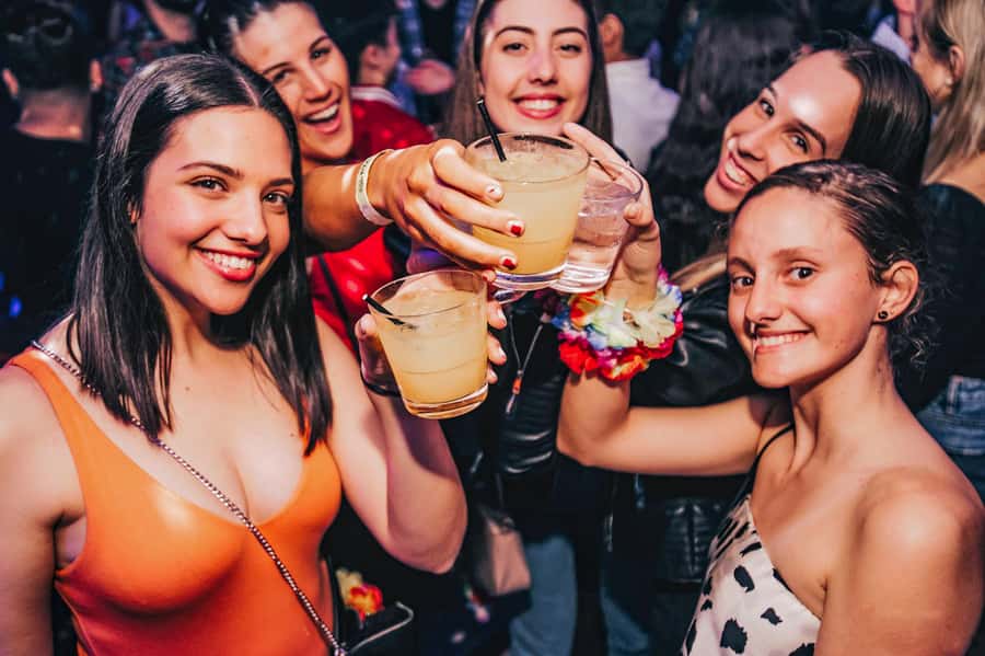 Sydney: Big Night Out Pub Crawl with Local Party Hosts - Discounted drinks menu: how to make the money last longer