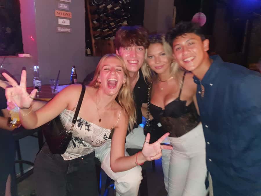 Tel Aviv: Pub Crawl and Nightlife Tour with Shots - Why a 4-Hour Pub Crawl Feels Just Right in Tel Aviv
