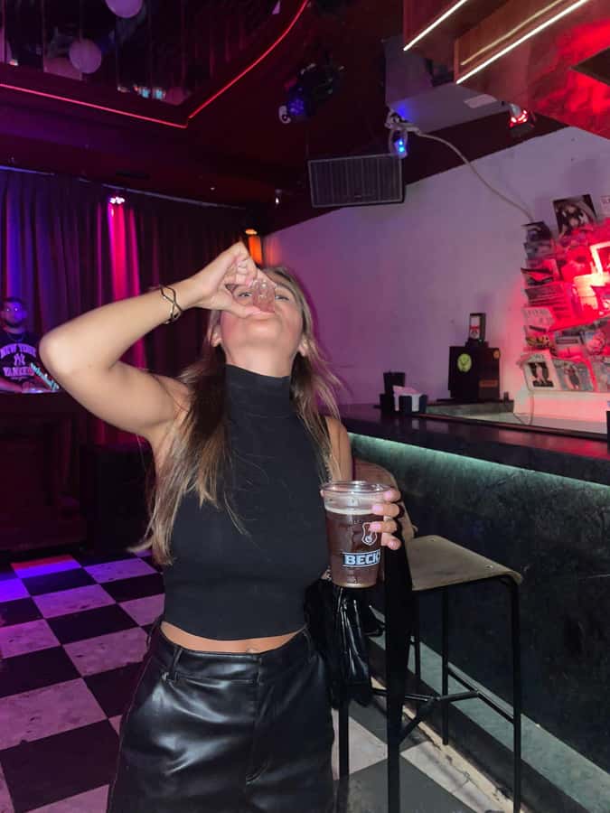 Tel Aviv: Pub Crawl and Nightlife Tour with Shots - Stop-by-Stop: What Each 50-Minute Block Actually Feels Like