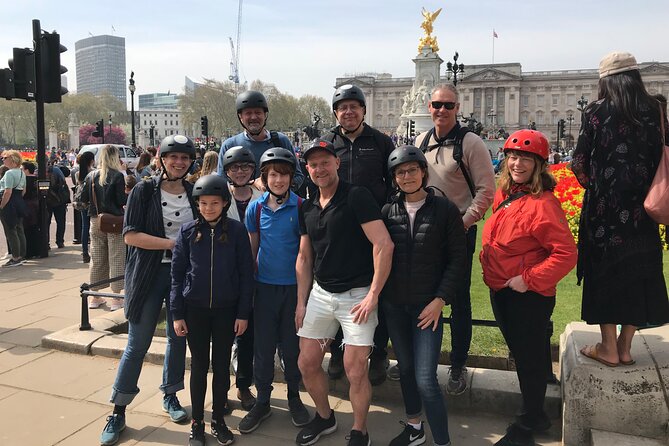 The "Big Six" of London and a Pub - 5 Hour Tour - Buckingham Palace and the Changing of the Guards moment (when it’s scheduled)