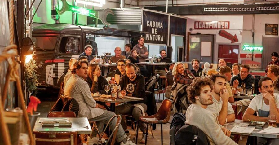 The Biggest Pub Quiz in Valencia - How Quiz Eat Drink Works in Valencia (Moving Venues, Same Format)