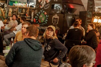 The Biggest Pub Quiz in Valencia - The Four Rounds and 40 Questions: How the Night Feels in Play