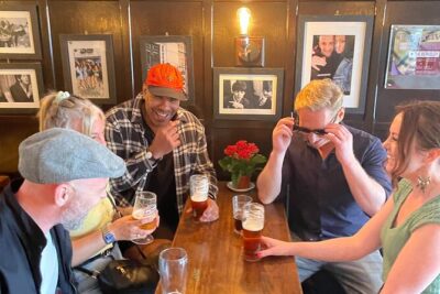 The Great British Pub Walking Tour: London - A local veteran guide: stories that connect pubs to London life