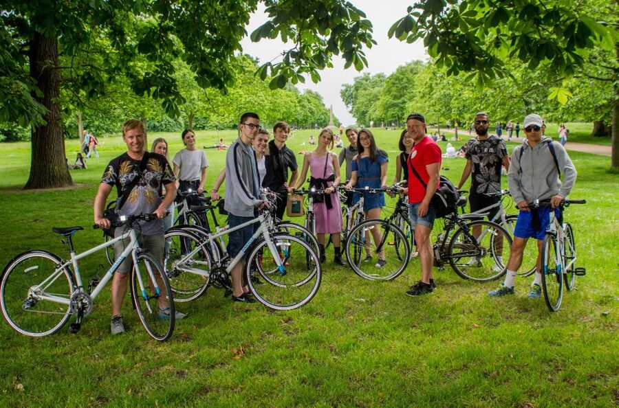 The London "Big Six" and a Pub. 5.5 hour tour - The bikes: light, gear-friendly, and very “doable”