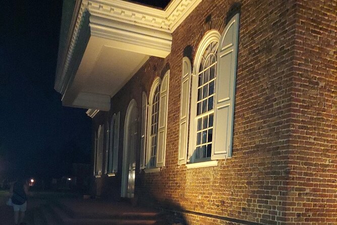 The Murder Tour and Pub Crawl - Stop 2: Williamsburg Winery Tasting Room and Wine Bar in Merchant Square