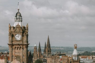 Thirsty for Edinburgh: Scotlands Best Historical Pub Tour - Old Town opener: a mixologist-themed cocktail to set the mood