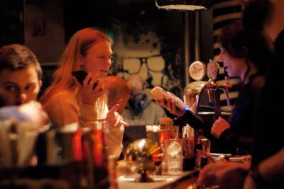 Thursday & Friday Night Pub Crawl for Professionals in Athens - How the 8:30 PM Start Shapes the Fun