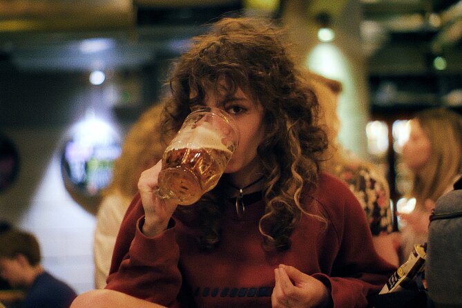 Thursday & Friday Night Pub Crawl for Professionals in Athens - The Host Factor: Why You’ll Enjoy the Social Side