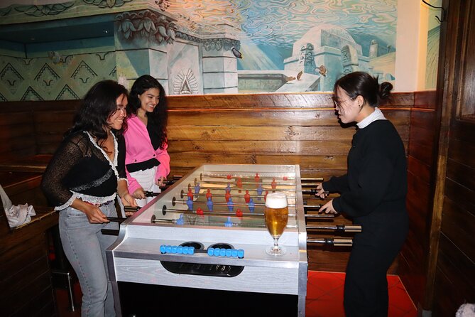 Thursday Night Pub Crawl for Professionals in Vienna, Austria - Daiquiri Shotothek: glow-in-the-dark shots with solid music