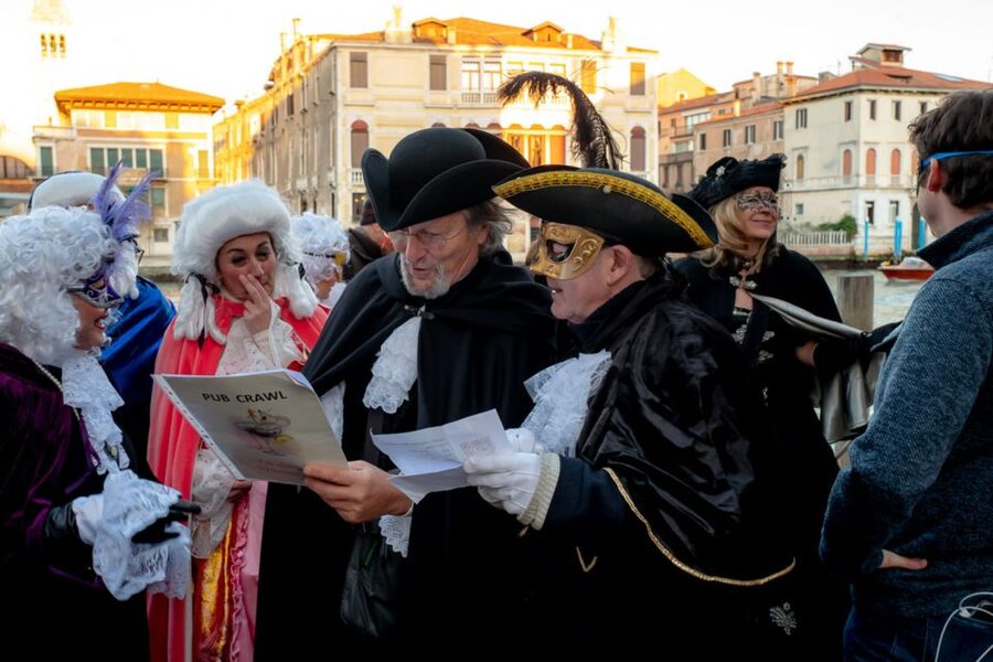 Venice: Venetian Style Carnival Pub Crawl - Group Timing and Comfort: The Real-World Logistics Check