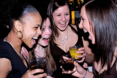 Verona Pub Crawl Explore Nightlife with New Friends - The group size and guide approach (and why it matters)