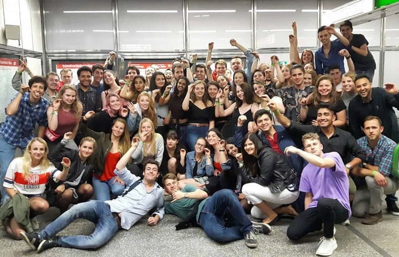 Vienna: Guided Pub Crawl with Club Entry - Pickwick’s and Stehachterl: Two Ways to Do Vienna Nightlife