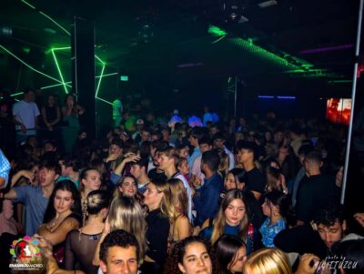 Wild Night Pub Crawl: Free Shots, Games & VIP Club Entry! - Where the Night Starts: Commo Bar and Meeting-Point Rules