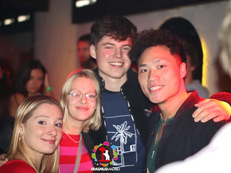 Wild Night Pub Crawl: Free Shots, Games & VIP Club Entry! - Dress Code and Venue Rules That Can Kill Your Night