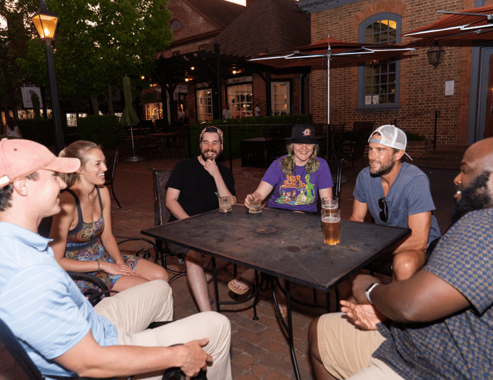Williamsburg: Colonial Ghosts Haunted Pub Crawl - The First Pint Moment: Liquid Courage at the Start